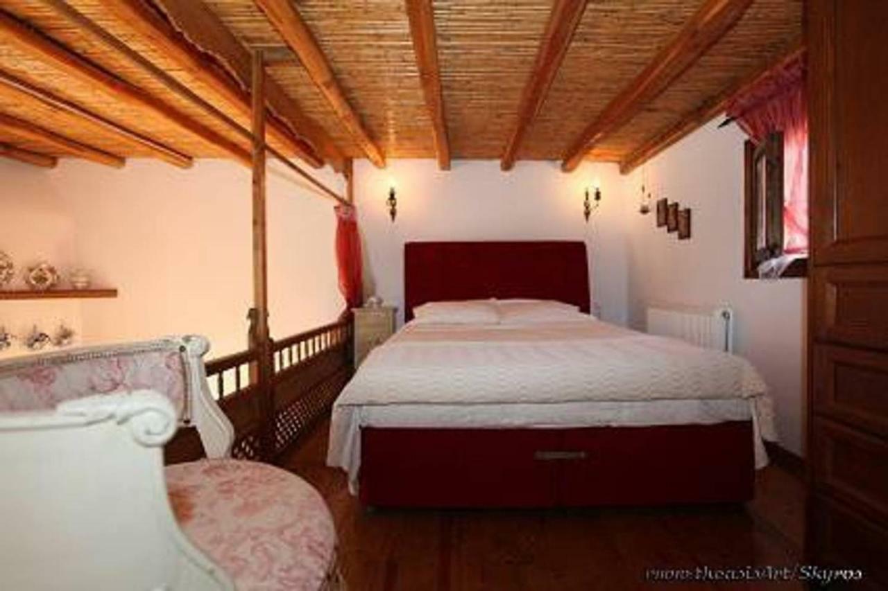 Traditional Studio Szkírosz Kültér fotó